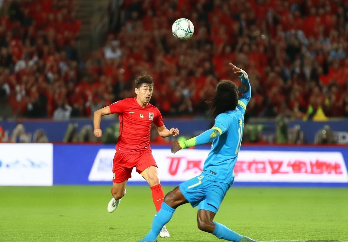 激情对决：鲁能VS重庆中超巅峰战瞬间回顾