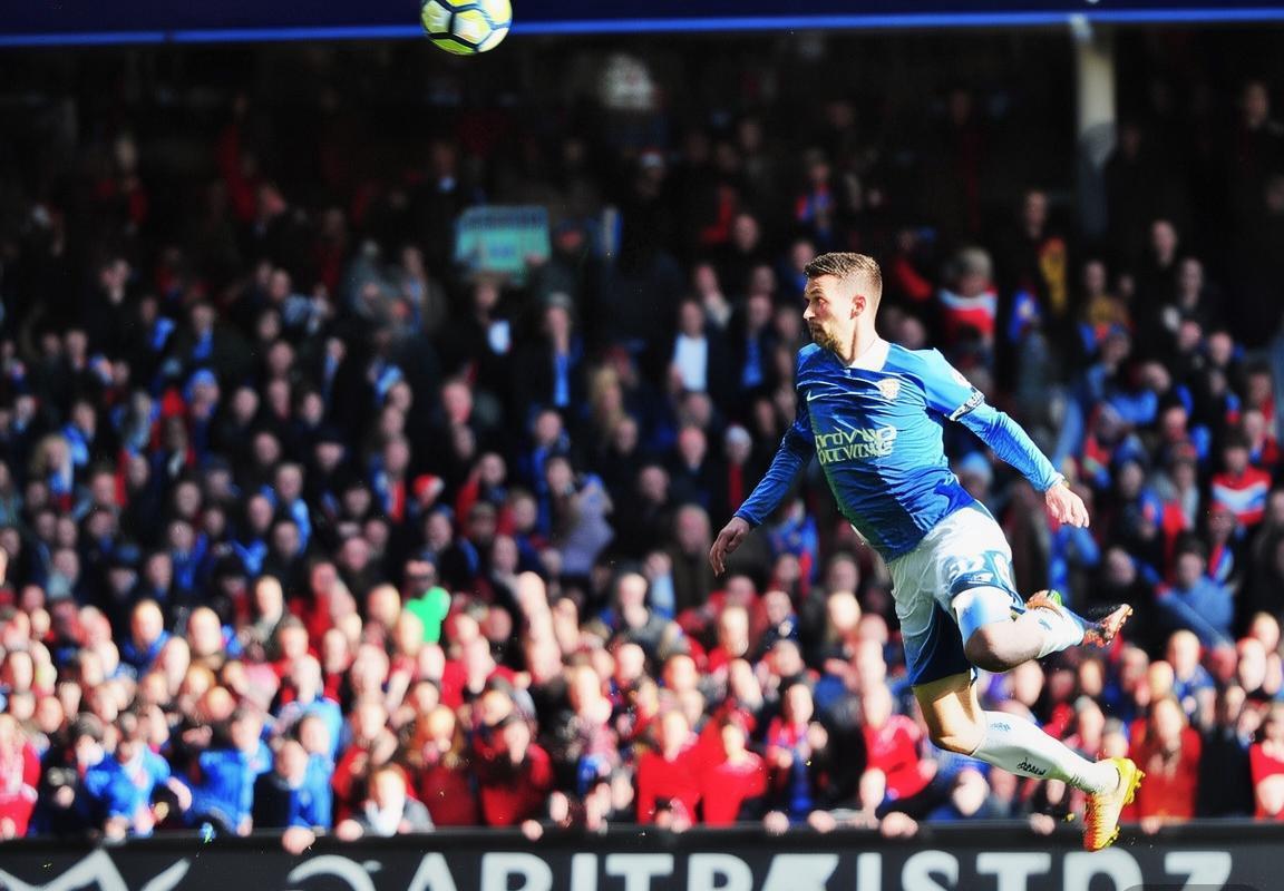 2017年曼市德比：经典对决回顾与战术解析(图3)